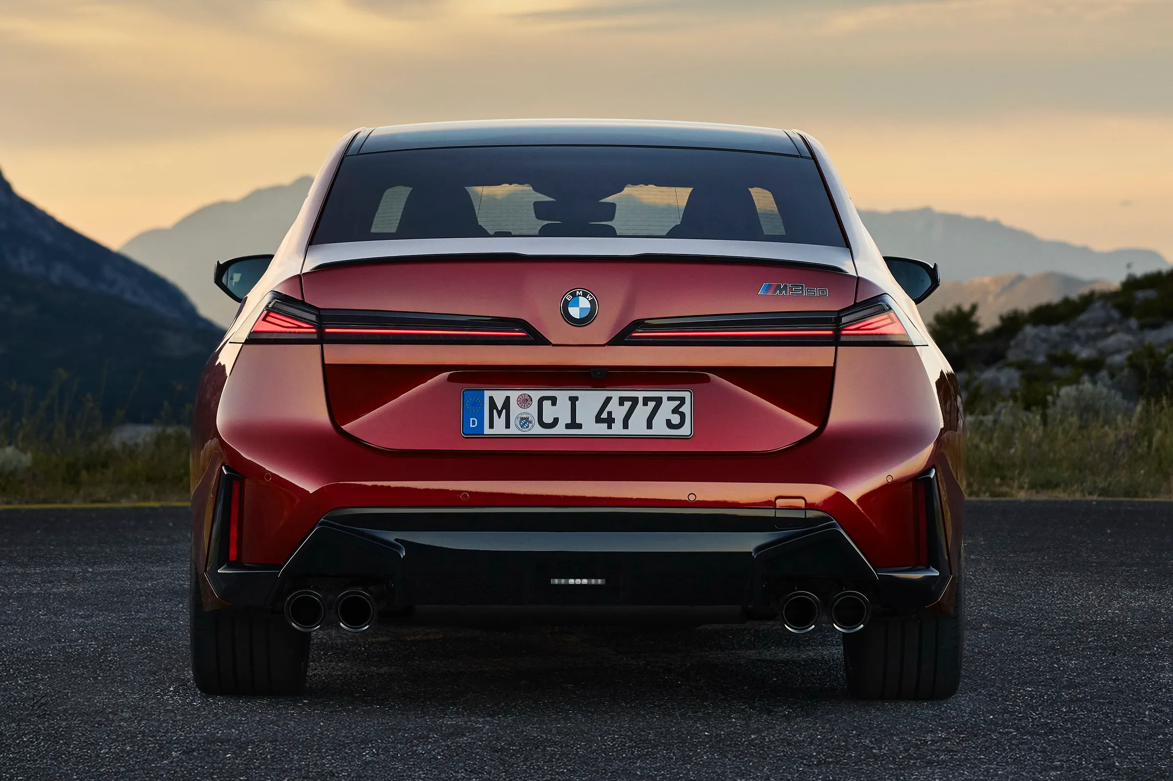 BMW 3 Series Sedan 318 24